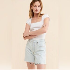 EUC Levi's 501 Mid-Thigh Denim Shorts